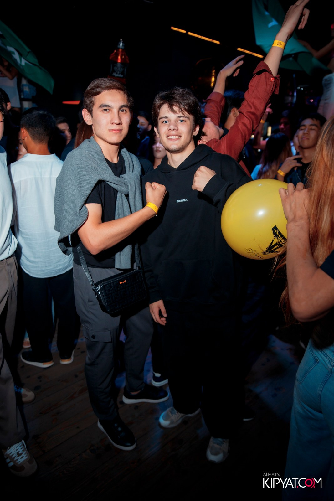 UYAT EMES BAR. КИПЯТКОМ АЛМАТЫ!