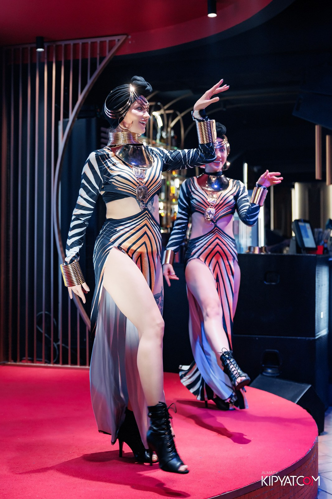 ЗАЯ, НА БИС. КИПЯТКОМ АЛМАТЫ!