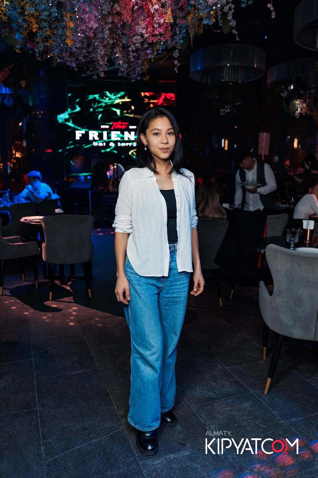 FRIENDS BAR & TERRACE. КИПЯТКОМ АЛМАТЫ!