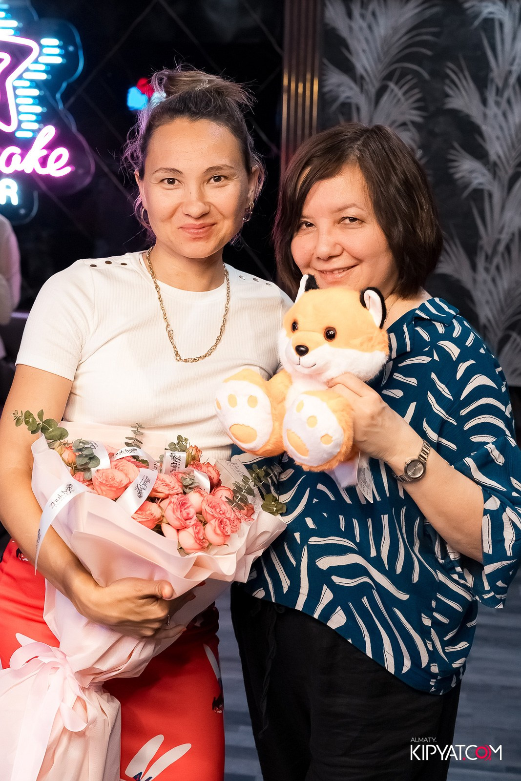 КАРАОКЕ РОЯЛЬ COSMO. КИПЯТКОМ АЛМАТЫ!