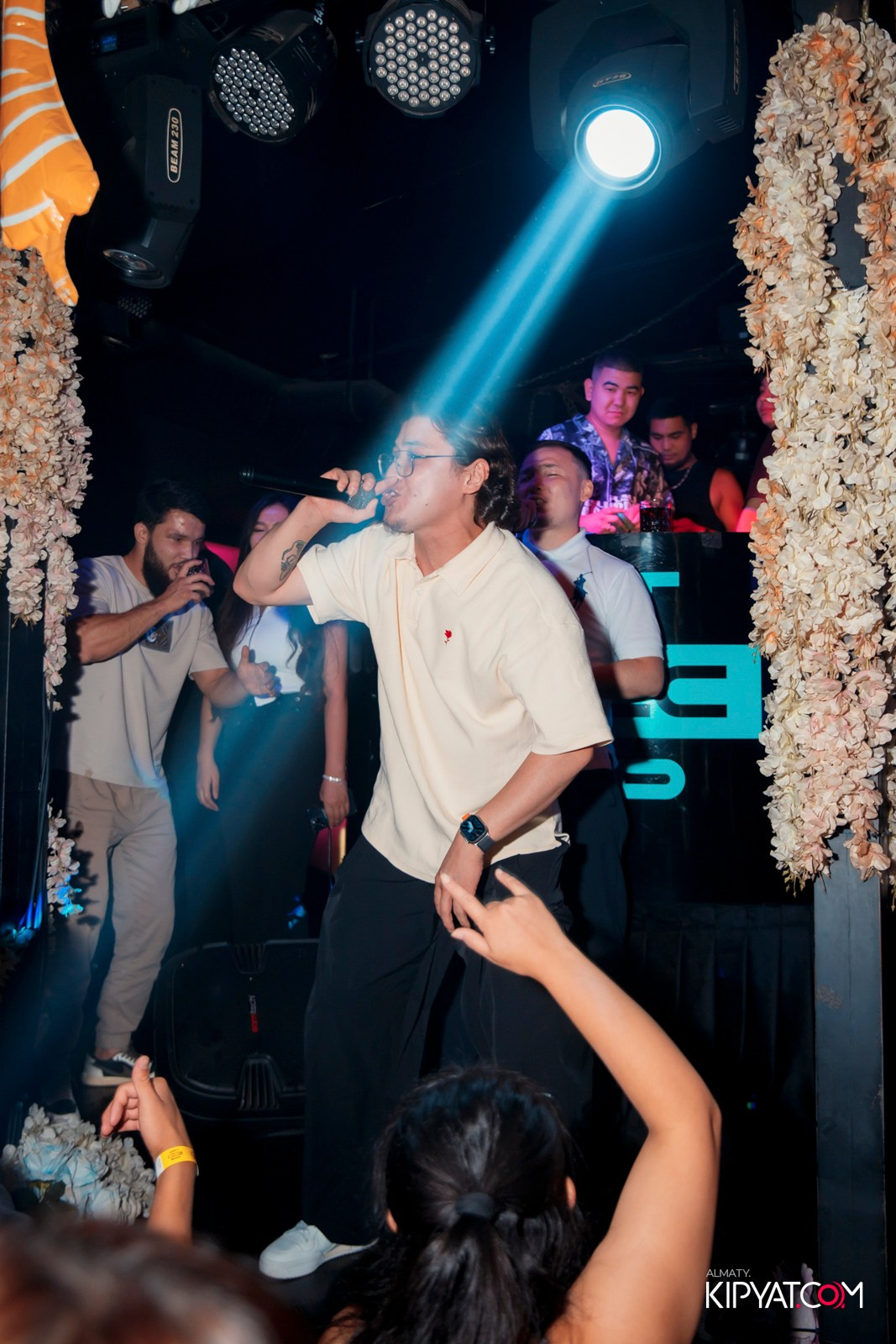 UYAT EMES BAR. КИПЯТКОМ АЛМАТЫ!