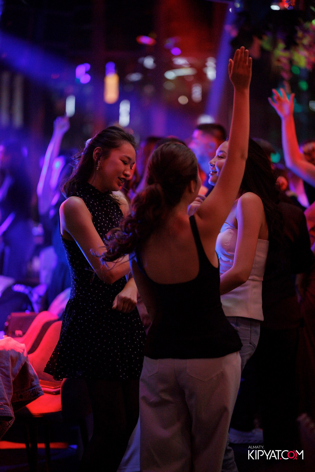 FRIENDS BAR & TERRACE. КИПЯТКОМ АЛМАТЫ! Фотосъемка мероприятий в Алматы