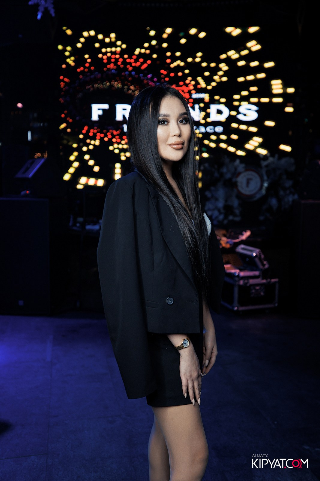 FRIENDS BAR & TERRACE. КИПЯТКОМ АЛМАТЫ!