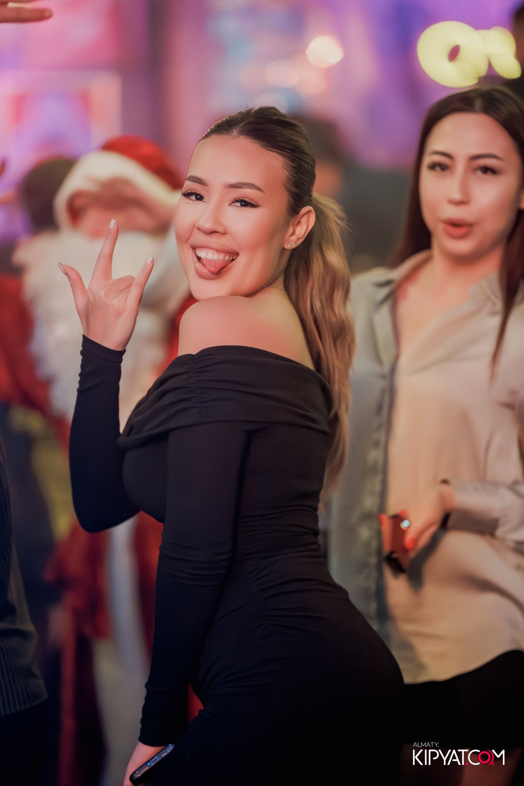 FITNESS ЁЛКА в ночном клубе SANTA BARBARA. КИПЯТКОМ АЛМАТЫ!