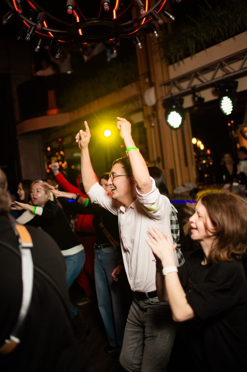 LЮSTRA bar 10.12.2025. Московская кавер-группа BankBand