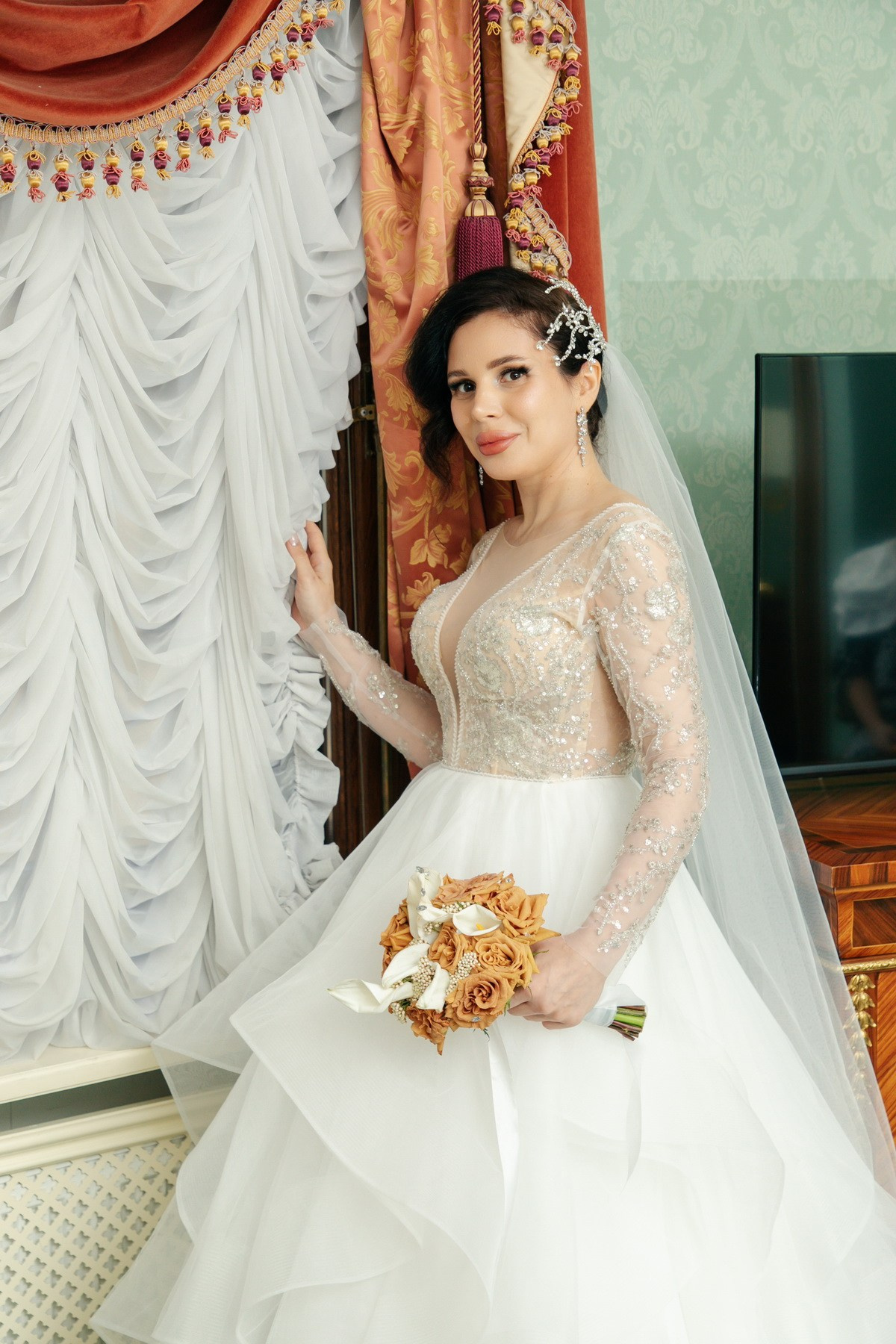 провести свадьбу в спб, какой торт выбрать на свадьбу, где заказать банкетный зал питер, лофт для проведения свадьбы какой, посоветуйте фотографа, посоветуйте визажиста, свадебный букет где купить спб санкт петербург