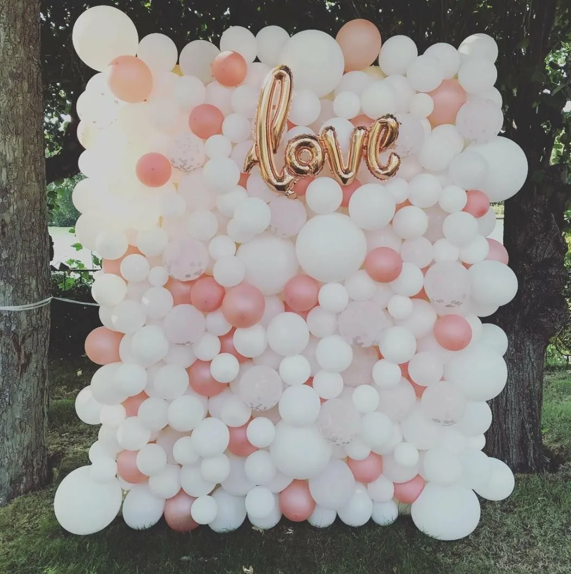 Vjenčanje Devojačko veče Prosidba Dekoracije za vjenčanje Dekoracije za devojačko veče Dekoracije za prosidbu Dekoracija za vjenčanje Dekora. Шары с гелием, фотозоны Нови Сад Белград. Balone i dekoracije od balona Novi Sad Beograd