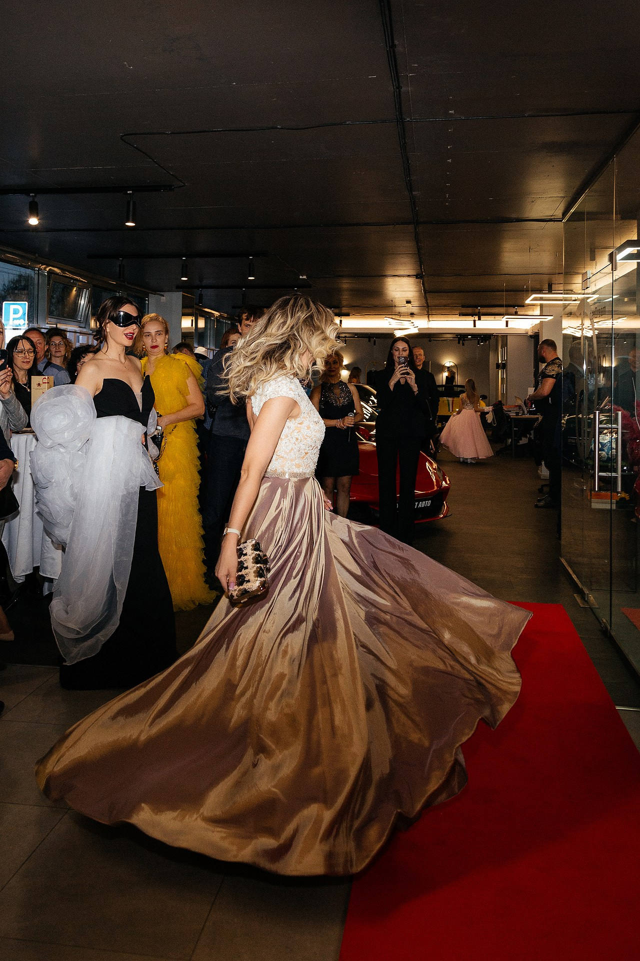 Репортаж в автосалоне. Светский фотограф Санкт-Петербург и ЛО