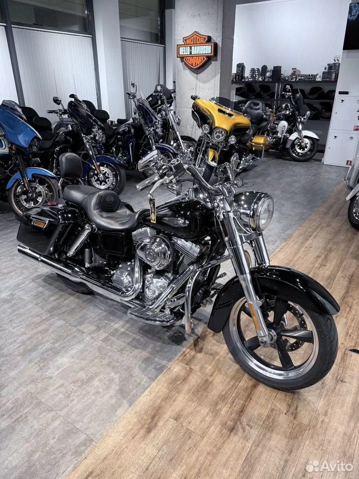 Купить Harley-Davidson 2012 HD Dyna Switchback (Vivid Black) (Softail/Dyna) — подробнее на сайте. Hello Davidson, Москва. Только хорошие мотоциклы…