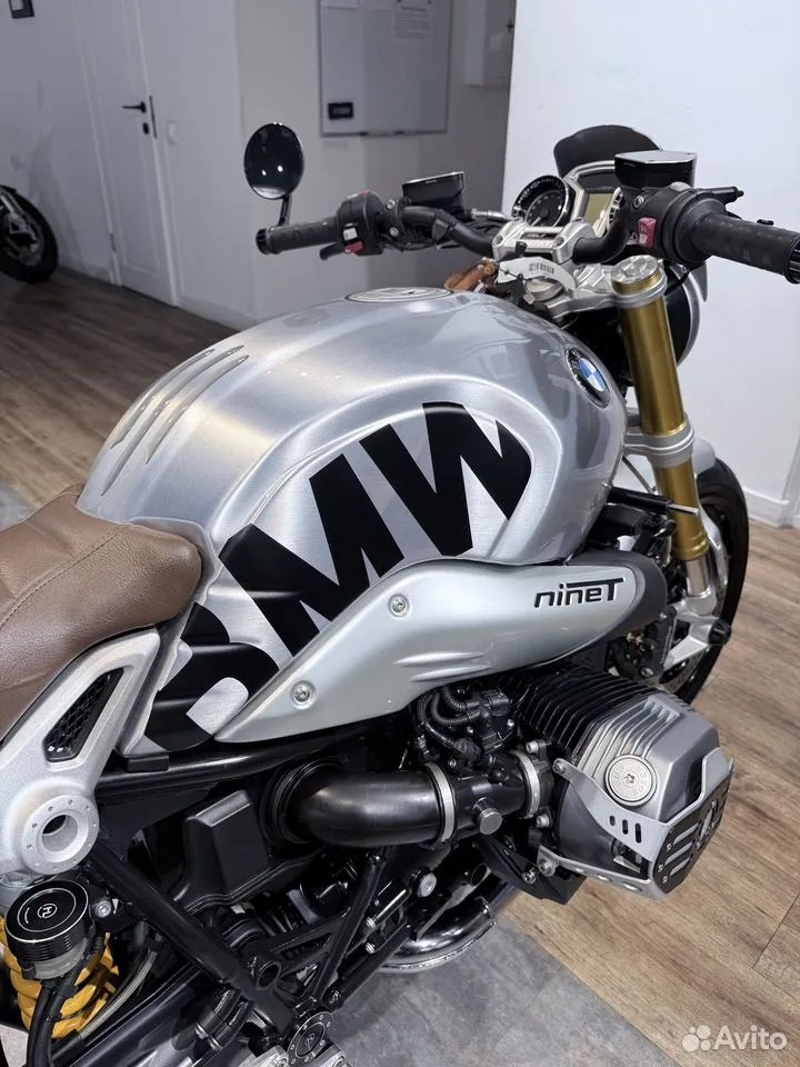 Купить BMW R9T (Street Scrambler) — подробнее на сайте. Hello Davidson, Москва. Только хорошие мотоциклы…