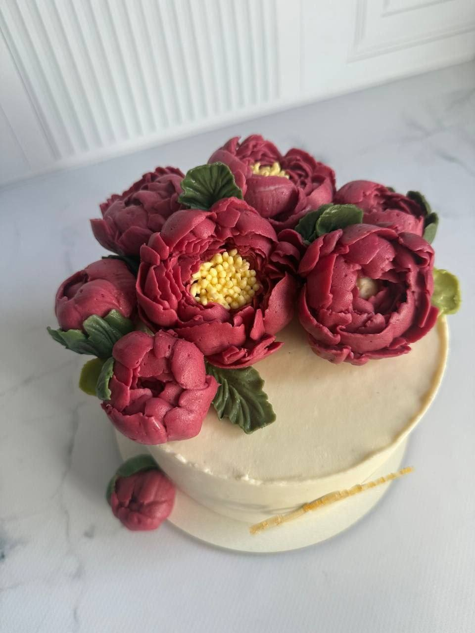 Работы учениц. Аникина Юлия / Кремовая флористика в корейской технике