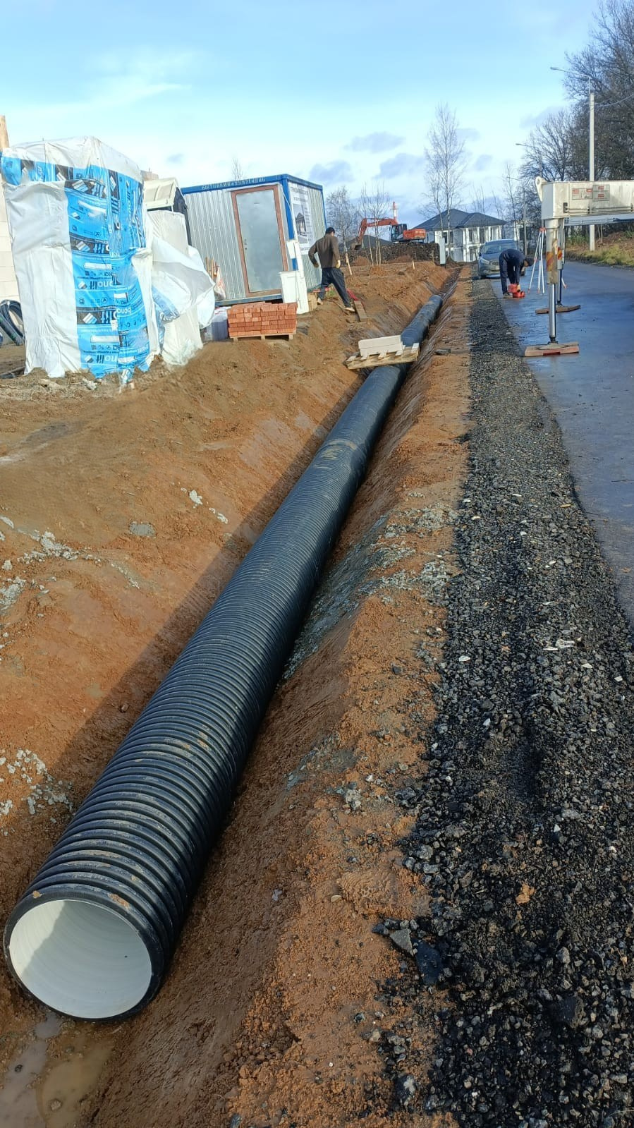 Укладка инженерных коммуникаций.