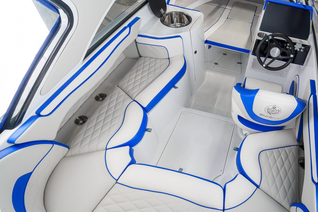 Катер Enigma 590HT. Фотограф в Москве Денис Курашев