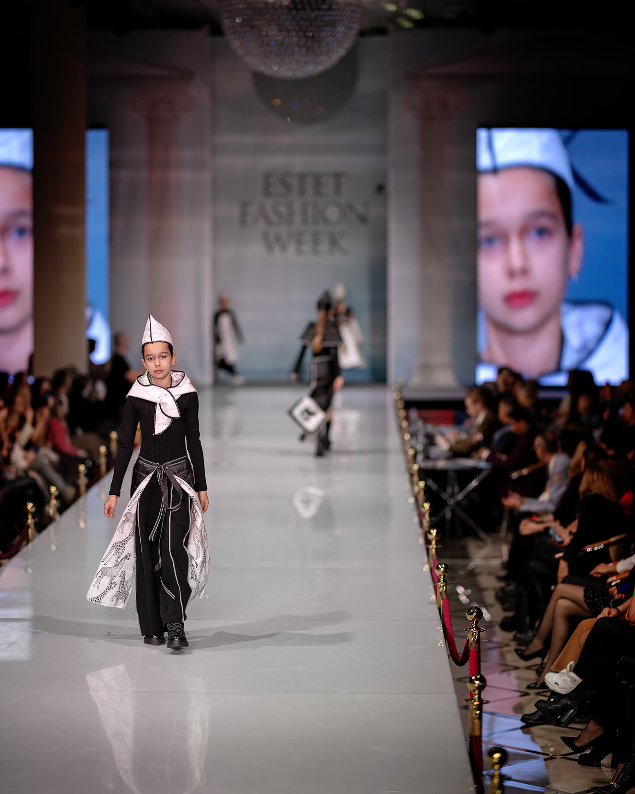 Fashion Week “ESTET FASHION WEEK 2022”. Marat Egiazarov — photographer in Moscow, Los Angeles