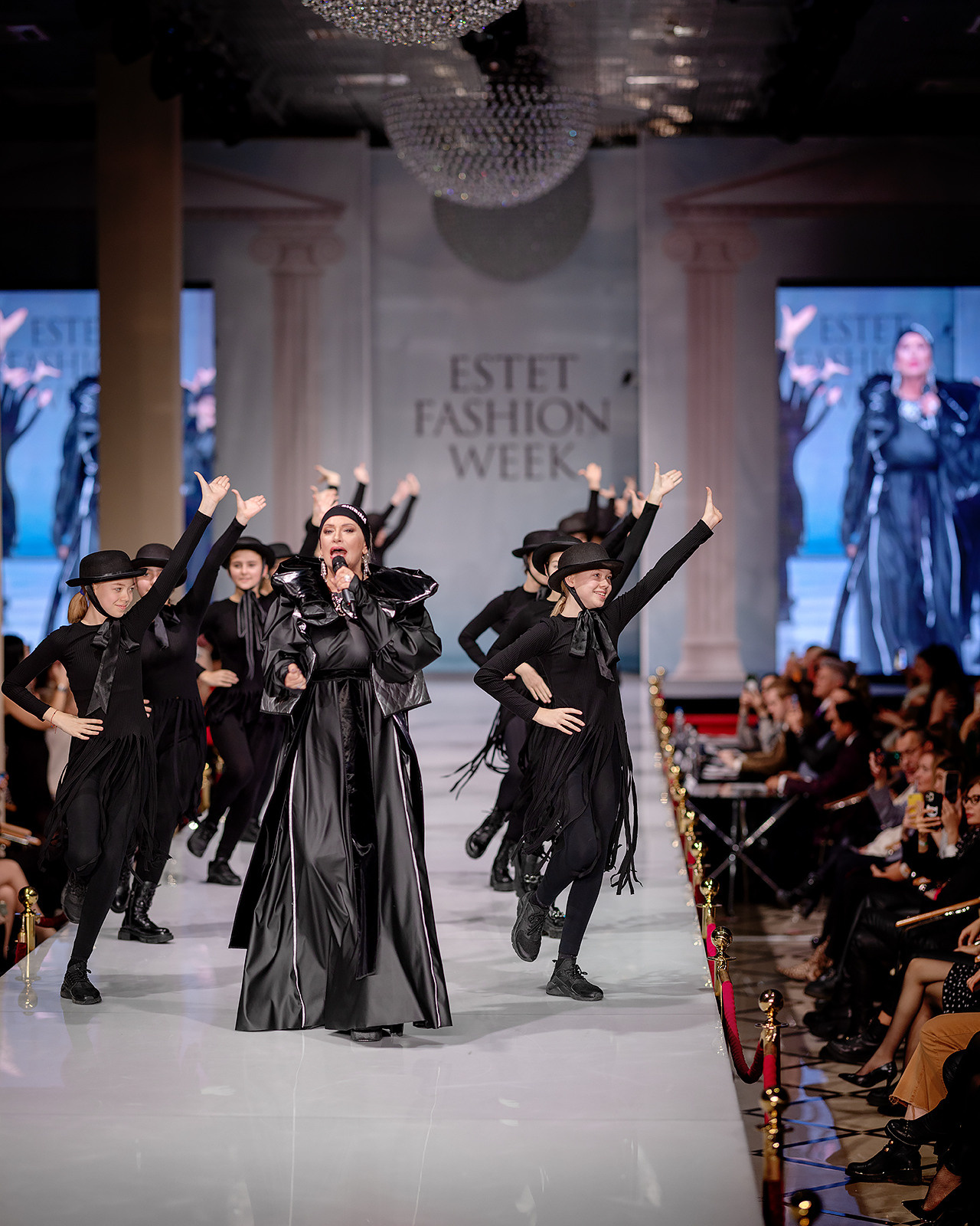Fashion Week “ESTET FASHION WEEK 2022”. Marat Egiazarov — photographer in Moscow, Los Angeles