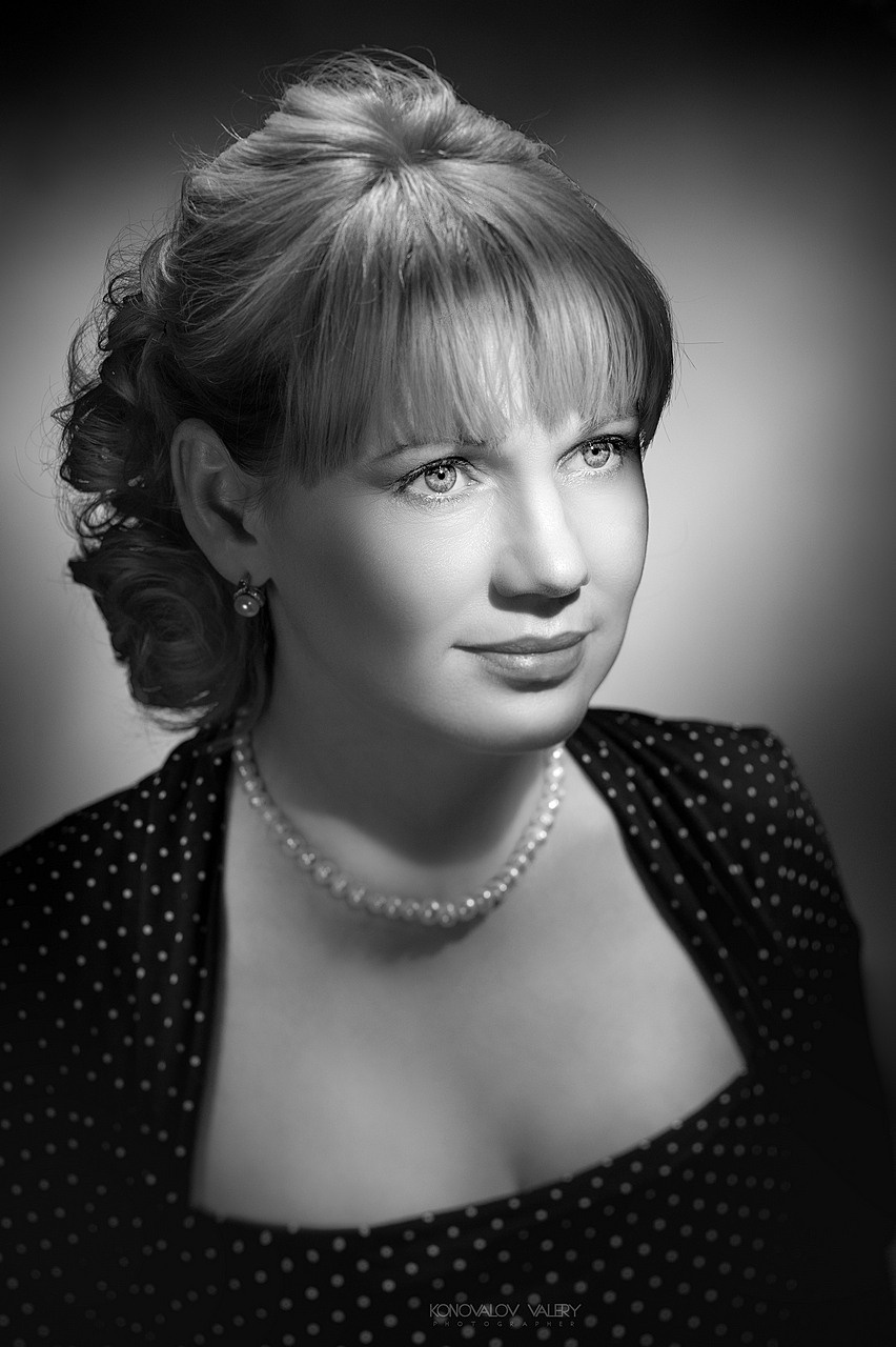 портрет женский в студии. фотограф Валерий Коновалов