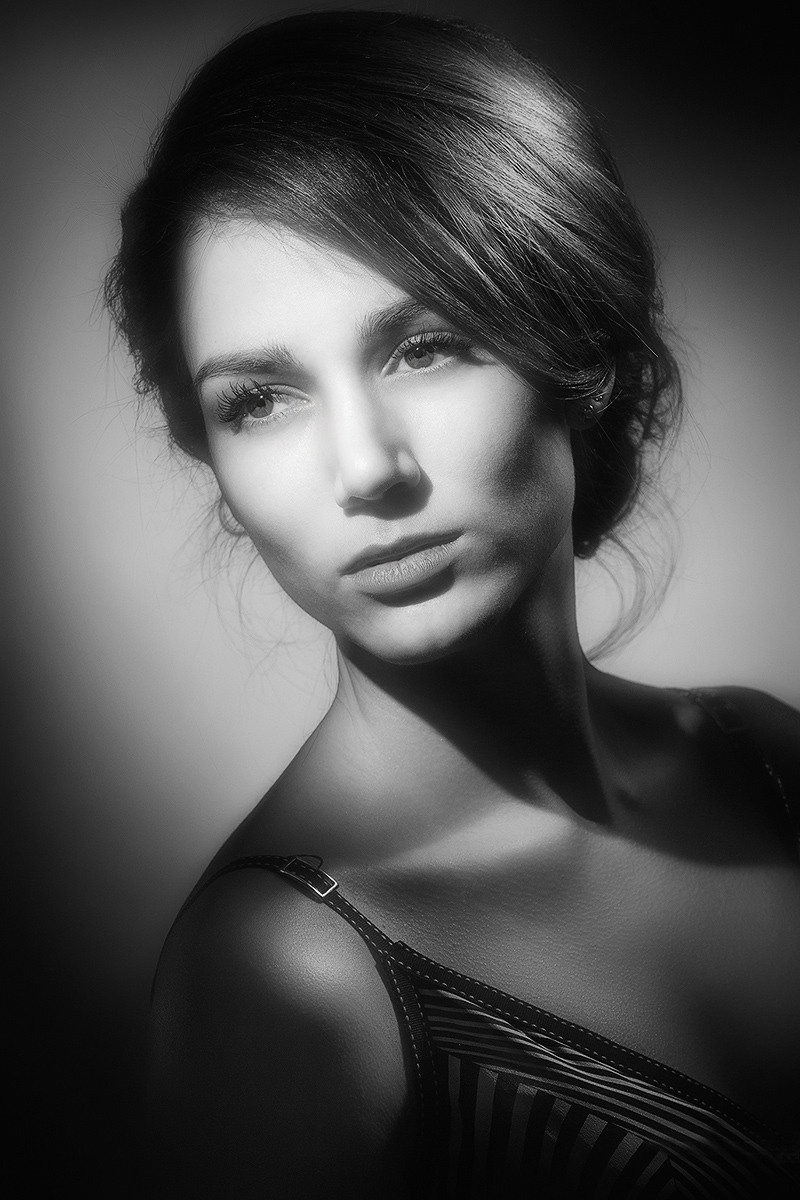 портрет в стиле harcourt. Фотограф Валерий Коновалов