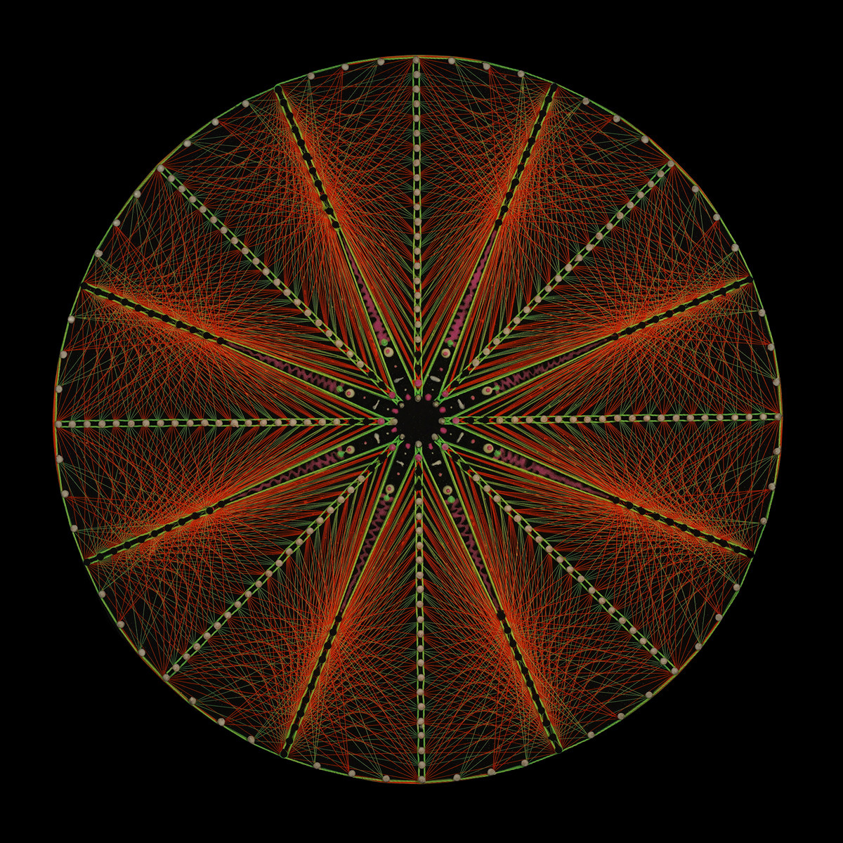 Съёмка уникальных картин из ниток в ультрафиолете