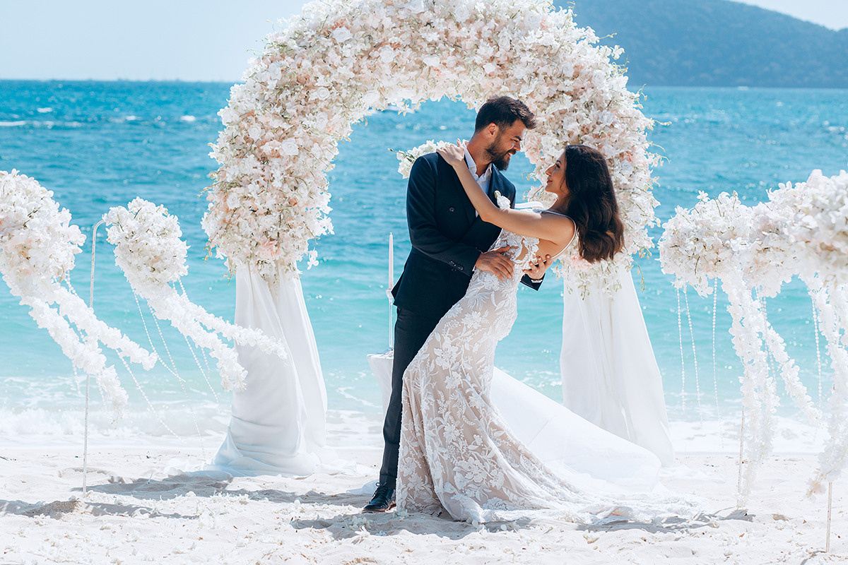 Wedding ceremony for a couple from Turkey in Phuket. Photographer in Phuket. Photographer Thailand