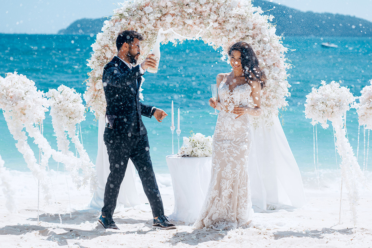 Wedding ceremony for a couple from Turkey in Phuket. Photographer in Phuket. Photographer Thailand