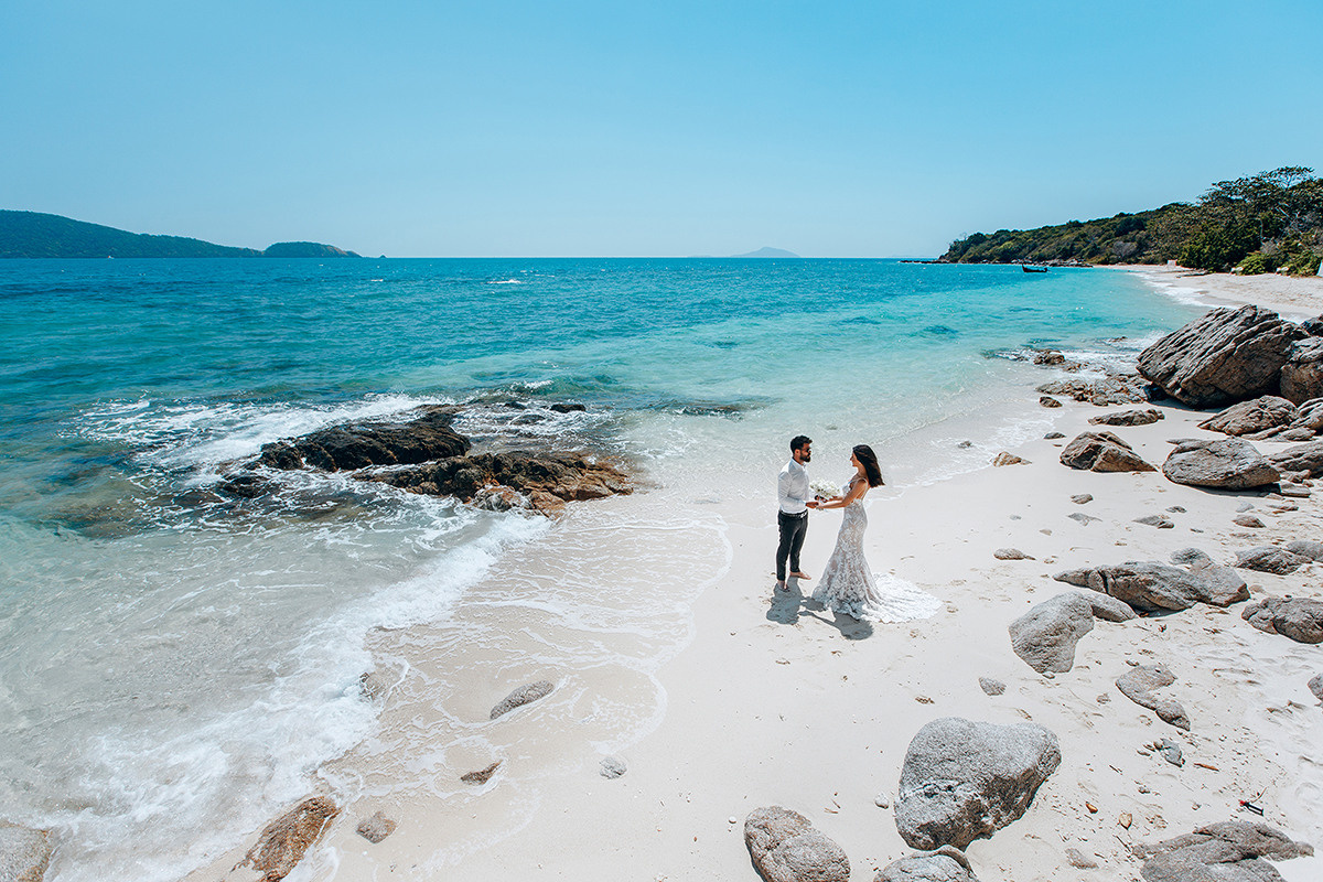 Wedding ceremony for a couple from Turkey in Phuket. Photographer in Phuket. Photographer Thailand