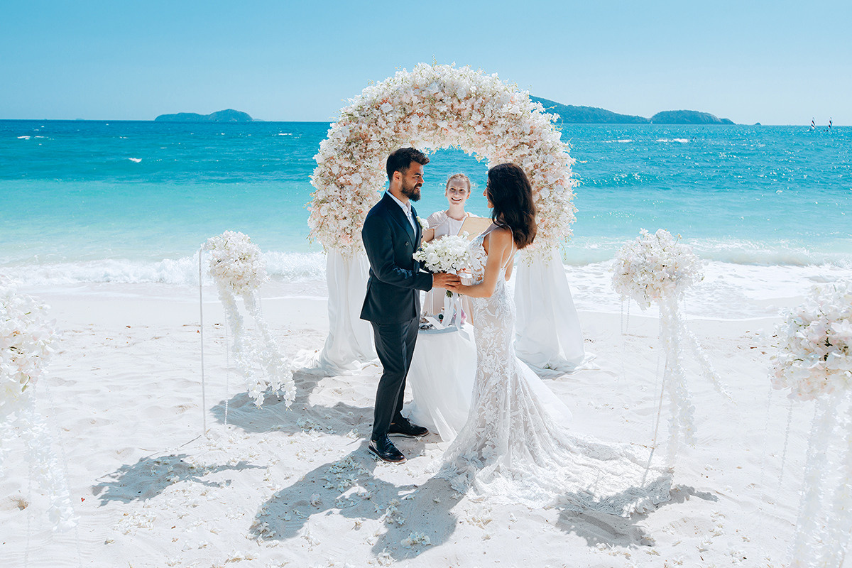 Wedding ceremony for a couple from Turkey in Phuket. Photographer in Phuket. Photographer Thailand