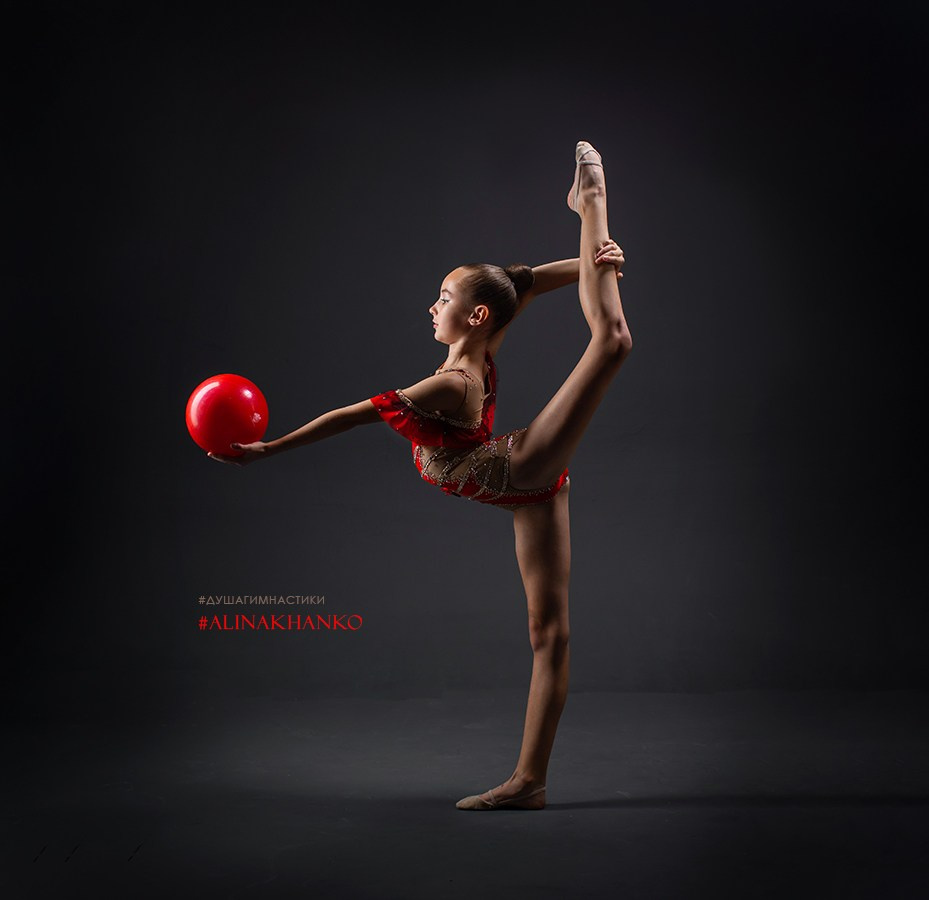 Фотосъёмка гимнасток на белой циклораме. Балетный фотограф Алина Ханько — Душа Балета