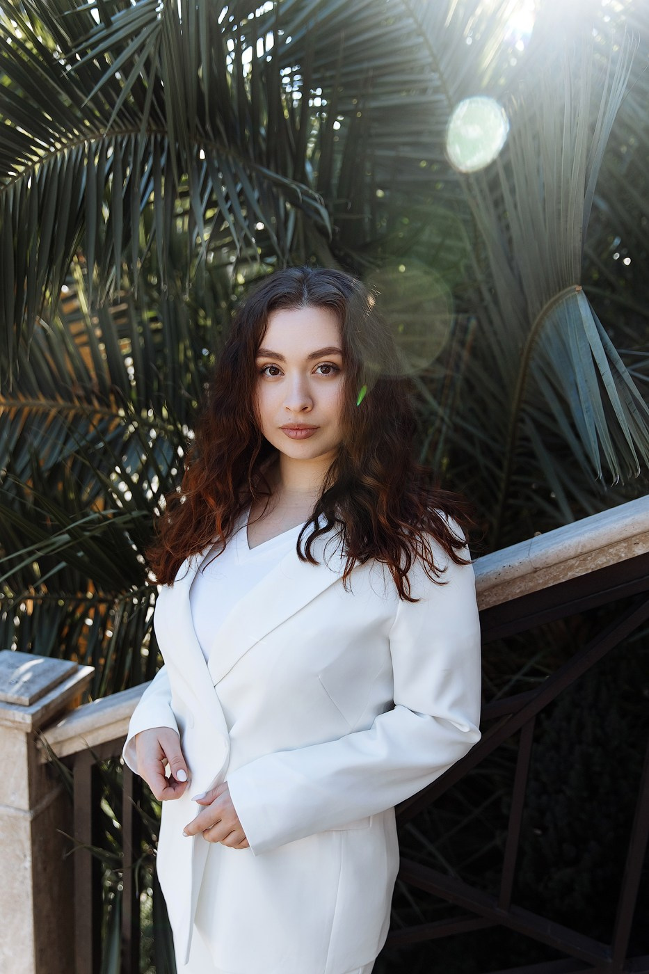 Женский портрет на природе в Сочи. Профессиональный фотограф в Сочи Виктория Джой. Обучение