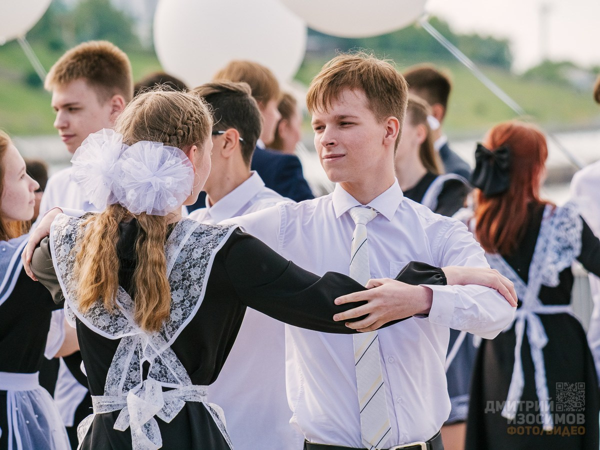 Школьный вальс выпускников