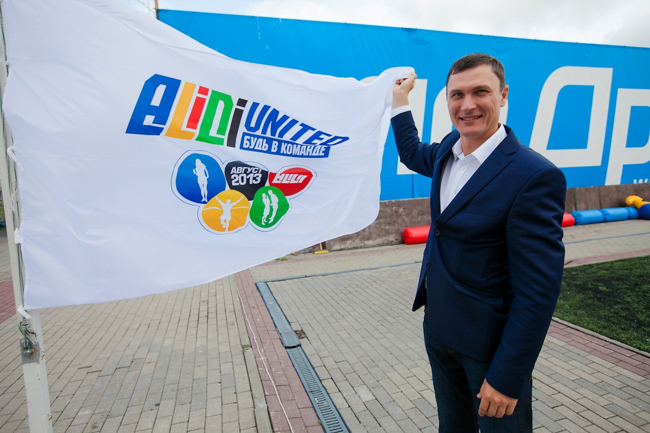 Командообразующее. Фотограф событий, Максим Романенко