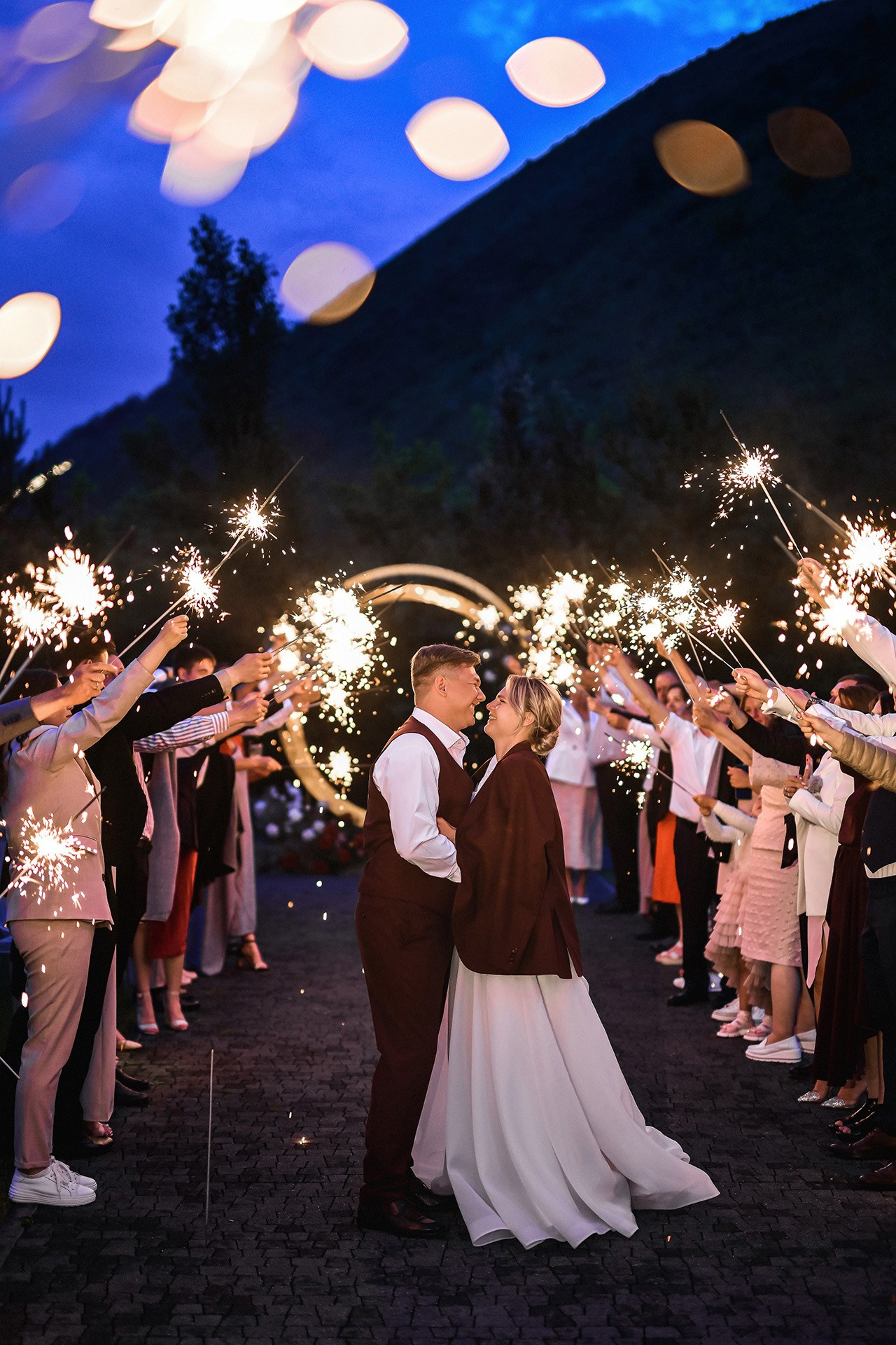 🏡 Роман и Мария — классическая свадьба в "Соснах" | Элегантные фото в доме событий под Красноярском. 📸 Свадебный и семейный фотограф в Красноярске Тихомиров Евгений | 17 лет опыта | 800+ свадеб