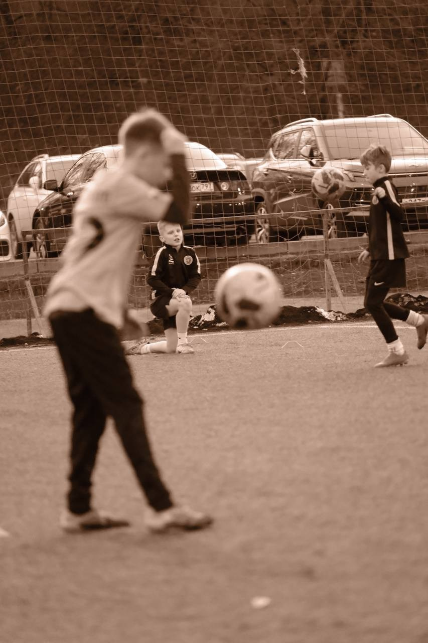 Футбол фотосъемка футбола спортивный фотограф в Москве. Фотограф и художник в Москве Евгения Нюнина
