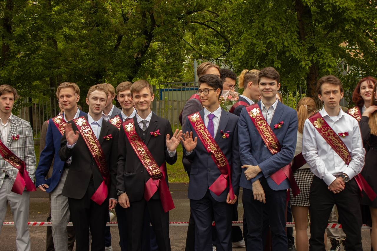 Последний звонок. Фотограф про чувства Варя Сильвестрова, Москва