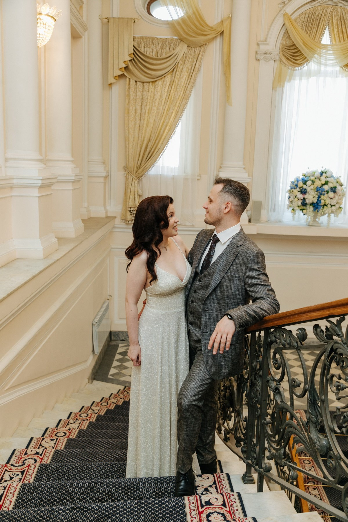 Свадебная прогулка в СПб, фотограф Денис Дорфф. Фотограф крещение венчание в Петербурге! Помогает подобрать храм и посоветовал душевного батюшку в СПб