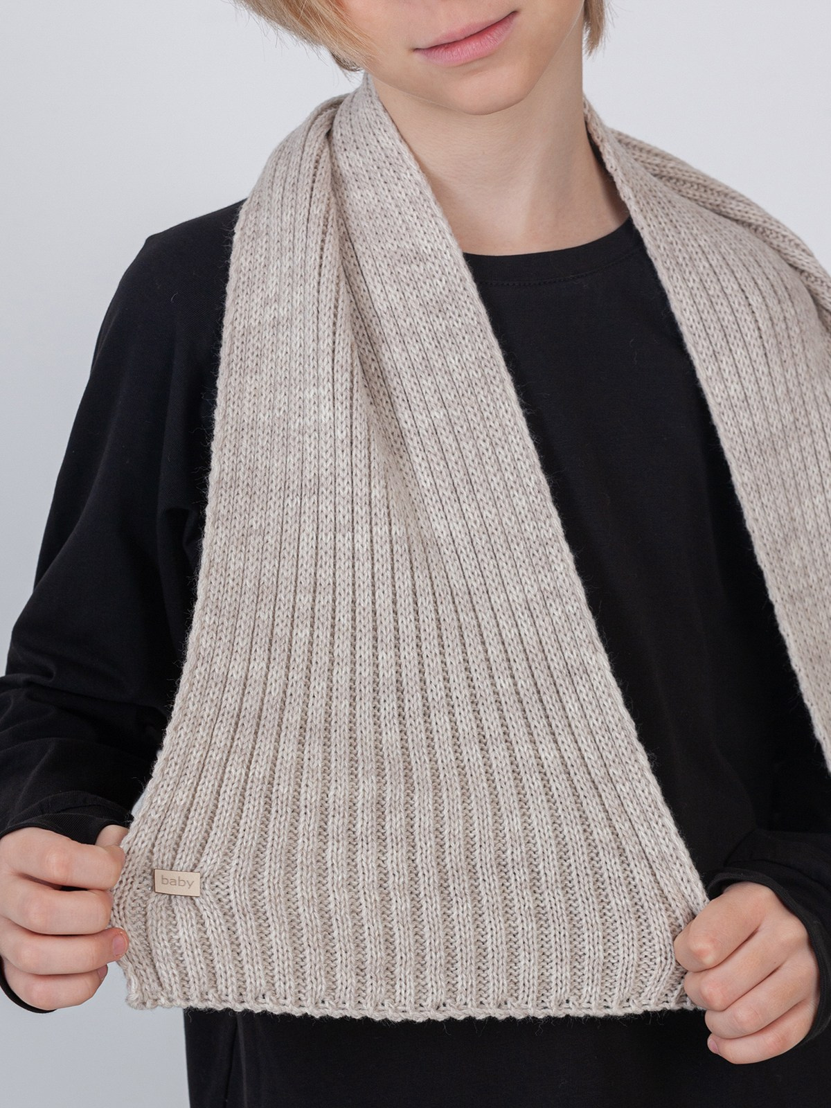 Фотосъёмка детских шарфов для валдберриз. Сборные фотосъёмки в Москве. фотосессии одежды.фотограф