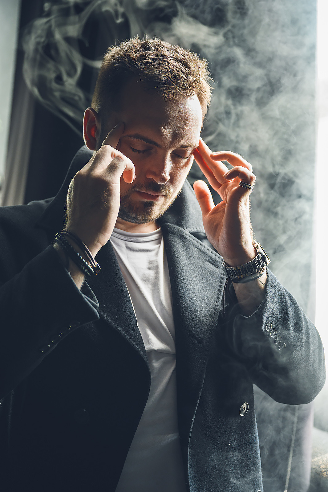 Мужской студийный портрет. Фотограф Светозар Андреев