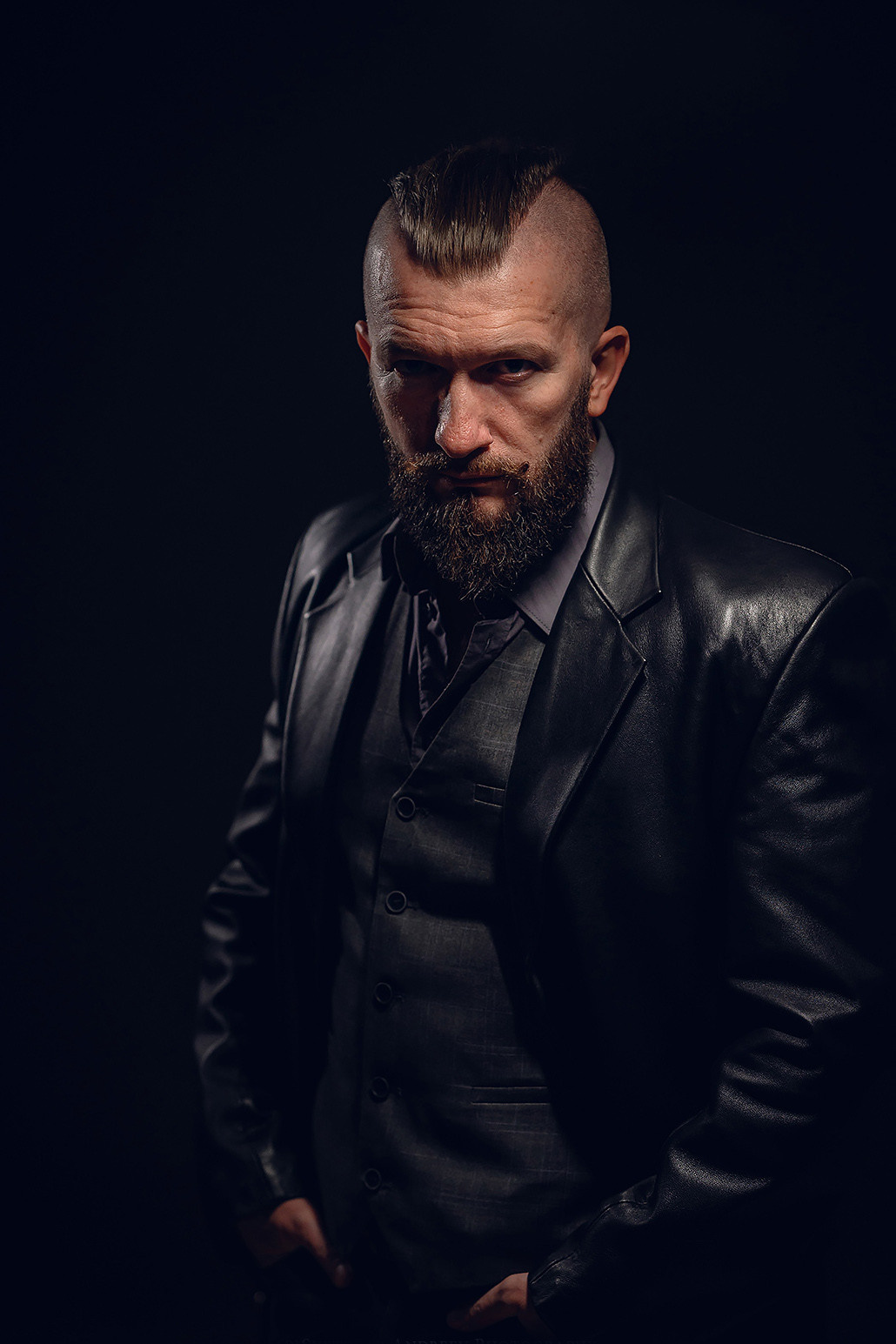 Мужской студийный портрет. Фотограф Светозар Андреев