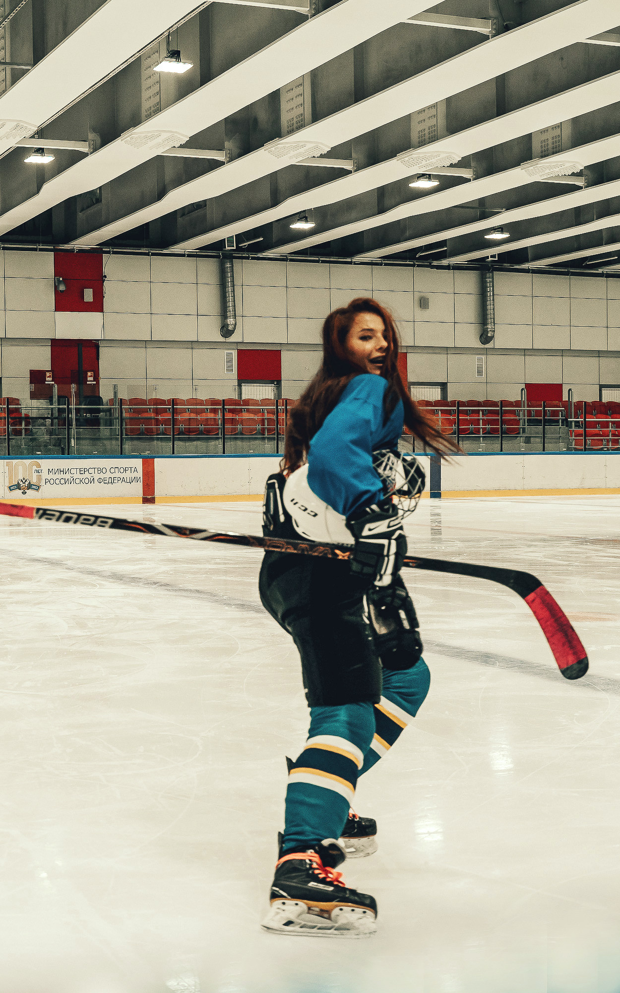 Деффчонки — хоккеистки: первая женская команда в Сочи. Фотограф в Сочи Елена Лисотина. Фототуры в Сочи