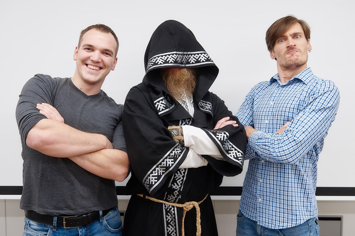 Нейромонах Феофан в Avito. Репортажный фотограф в Москве Вадим Францев