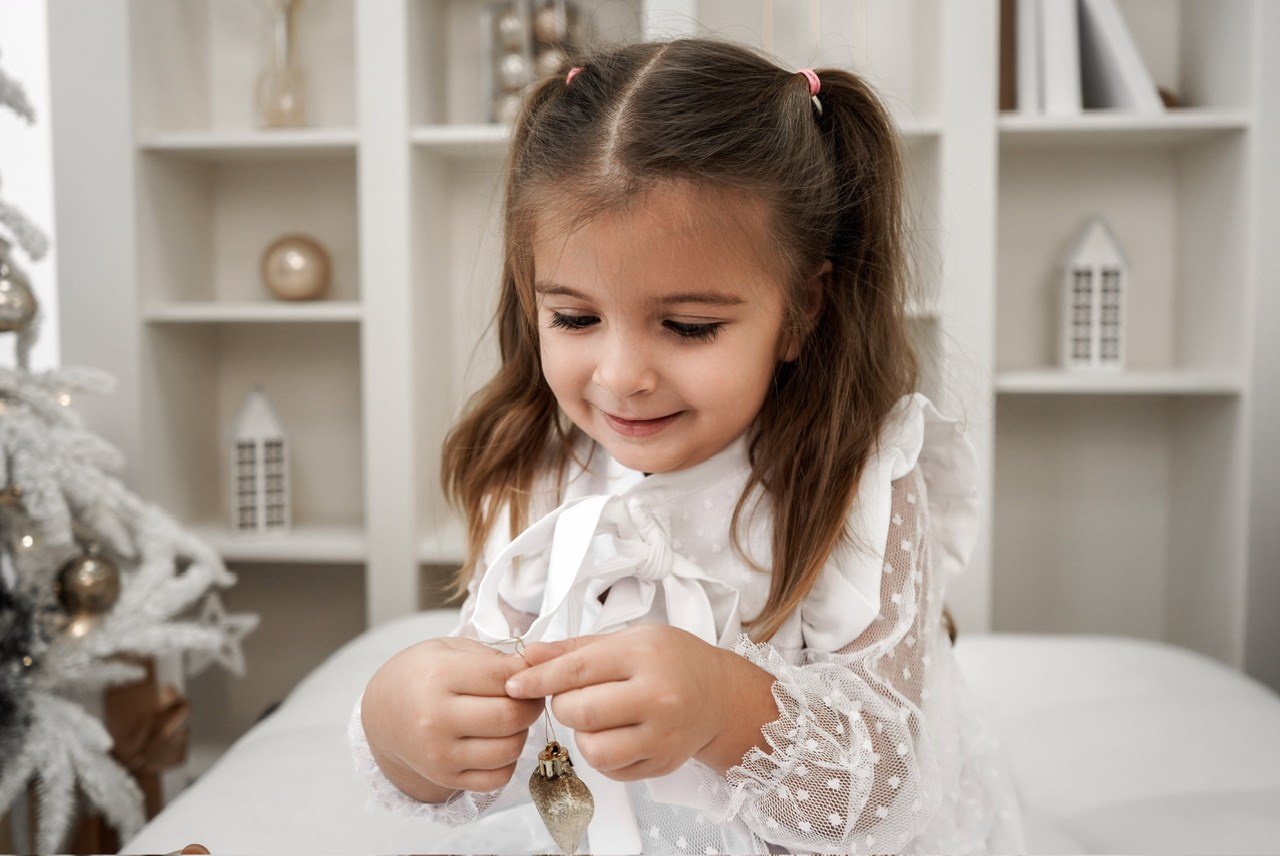 Семейный фотограф в Батайске и Ростове-на-Дону. Новогодняя фотосессия в студии Белый кролик. Свадебный фотограф в Ростове-на-Дону. Таинство Крещения и Венчания, семейные фотосессии. Алёна Чёботова