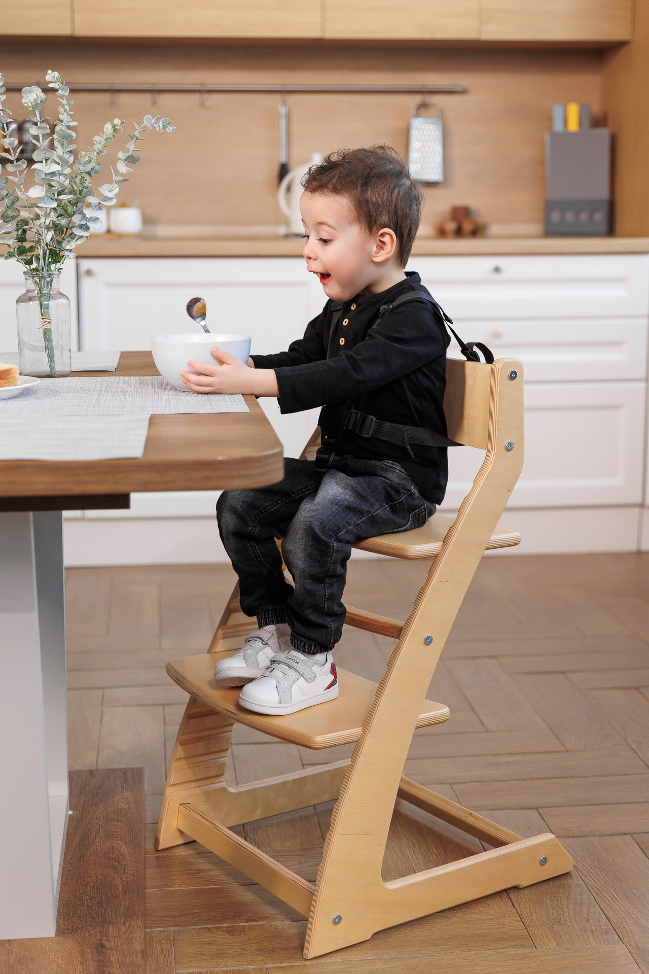 WB OZON Стулья. Фотосъёмка для бизнеса — предметное фото, репортаж с мероприятий, портреты людей, съёмка интерьера и экстерьера