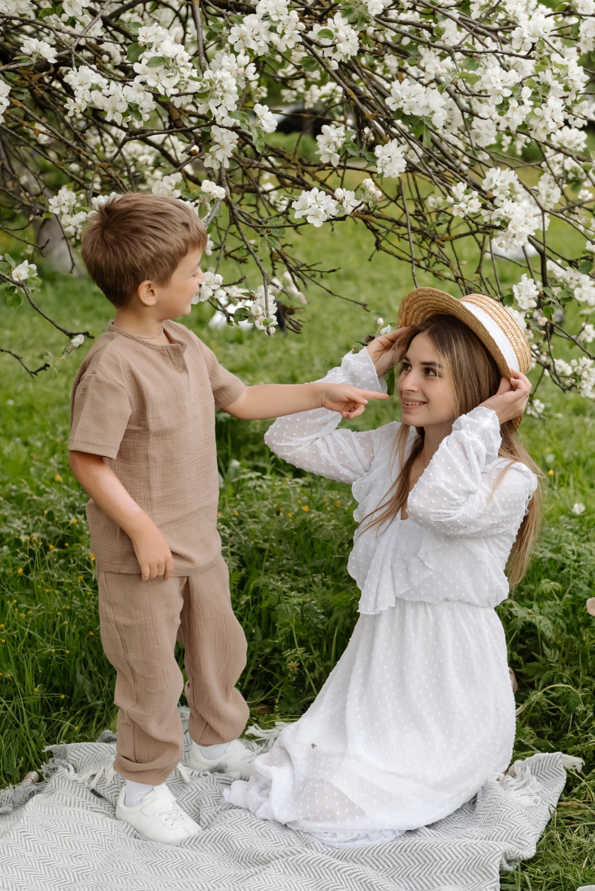 Фотосессия в яблонях. Свадебный и семейный фотограф в Санкт-Петербурге Елена Худякова