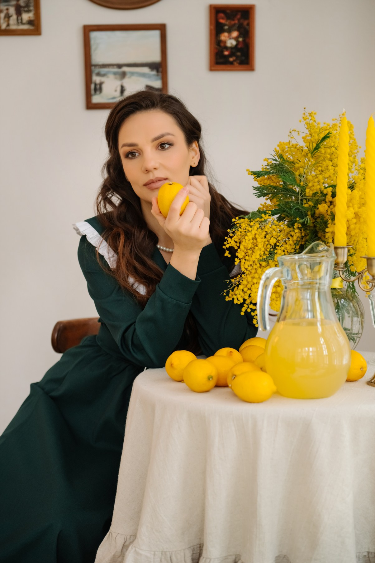 Анастасия с мимозой. Свадебный и сеейный фотограф в Санкт-Петербурге Елена Худякова