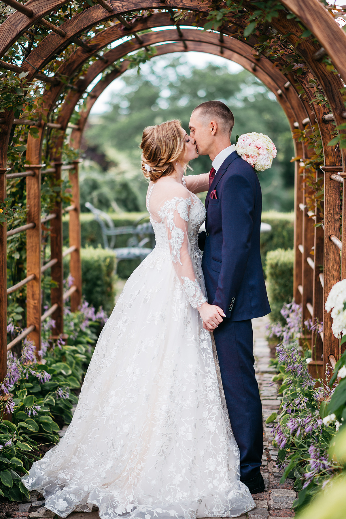 Владимир и Мария. Олег и Мария Ивановы фотограф и видеограф в Пскове Санкт - Петербурге