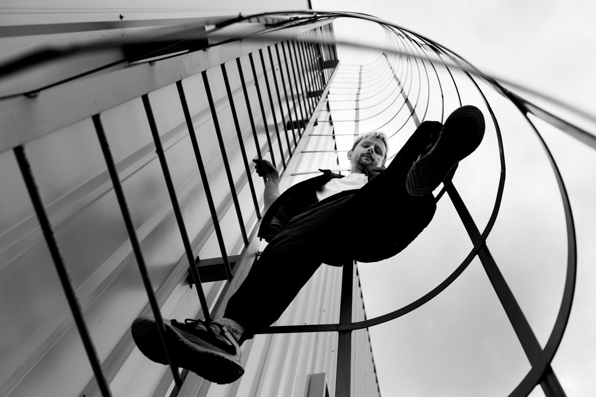 Лавстори с лапшой и жёлтым ангаром. Свадебный и семейный фотограф в Нижнем Новгороде и Москве