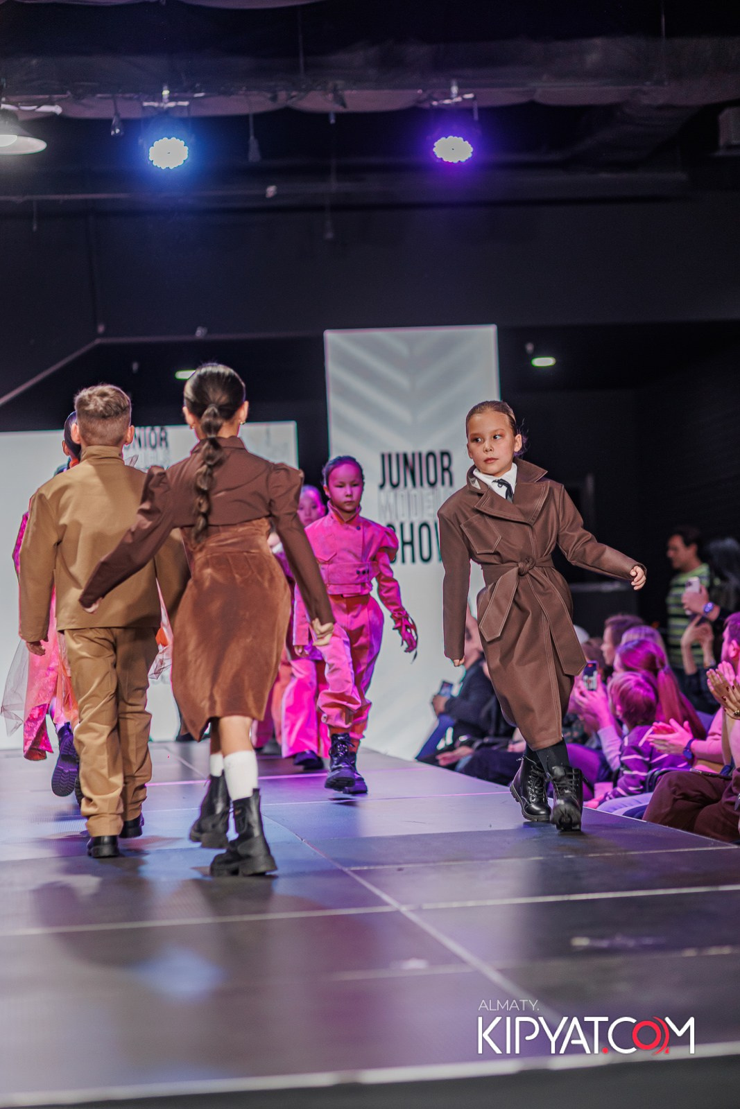 JUNIOR MODELS SHOW В РАМКАХ БЛАГОТВОРИТЕЛЬНОГО ПРОЕКТА МОДА ЗА СЧАСТЬЕ ДЕТЕЙ. КИПЯТКОМ АЛМАТЫ!