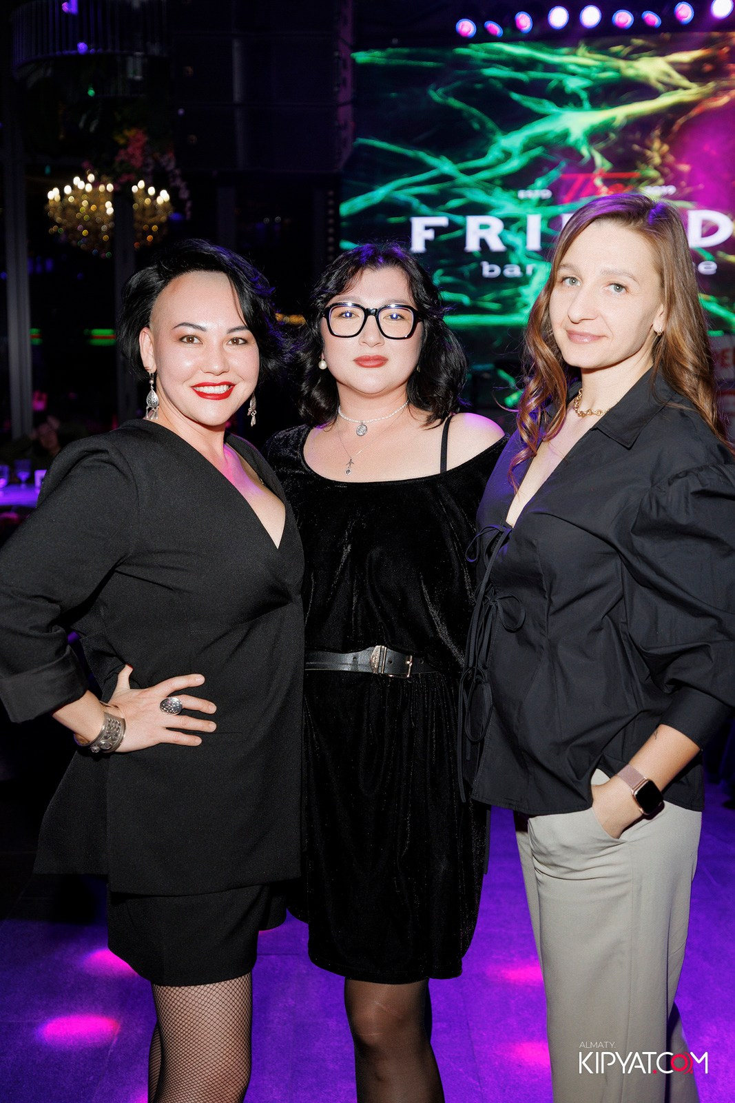FRIENDS BAR & TERRACE. КИПЯТКОМ АЛМАТЫ! Фотосъемка мероприятий в Алматы