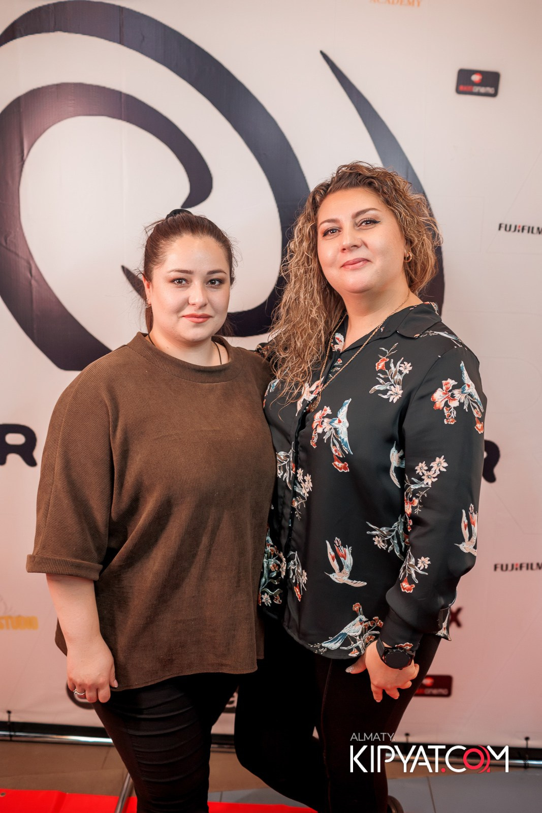 ПРЕЗЕНТАЦИЯ 8 ГРУППЫ КИНОПРОЕКТА «STARBALALAR». КИПЯТКОМ АЛМАТЫ!