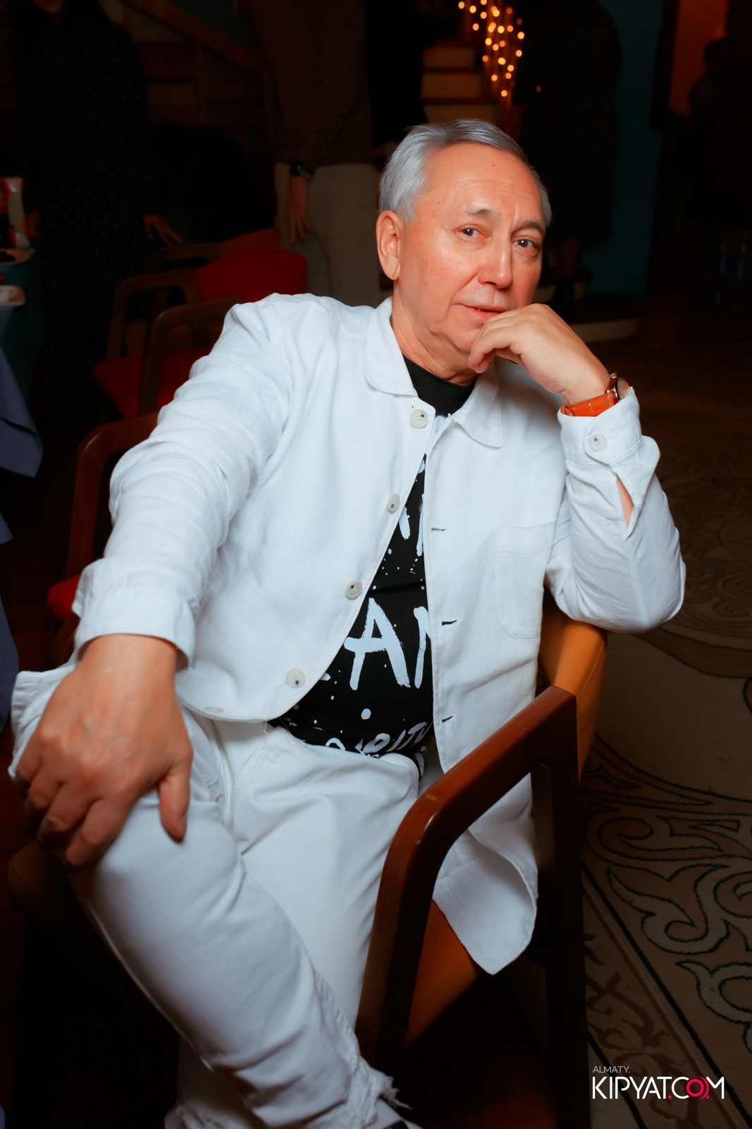 ГРУЗИНСКИЙ ДВОР НА КАБАНБАЙ БАТЫРА. КИПЯТКОМ АЛМАТЫ!