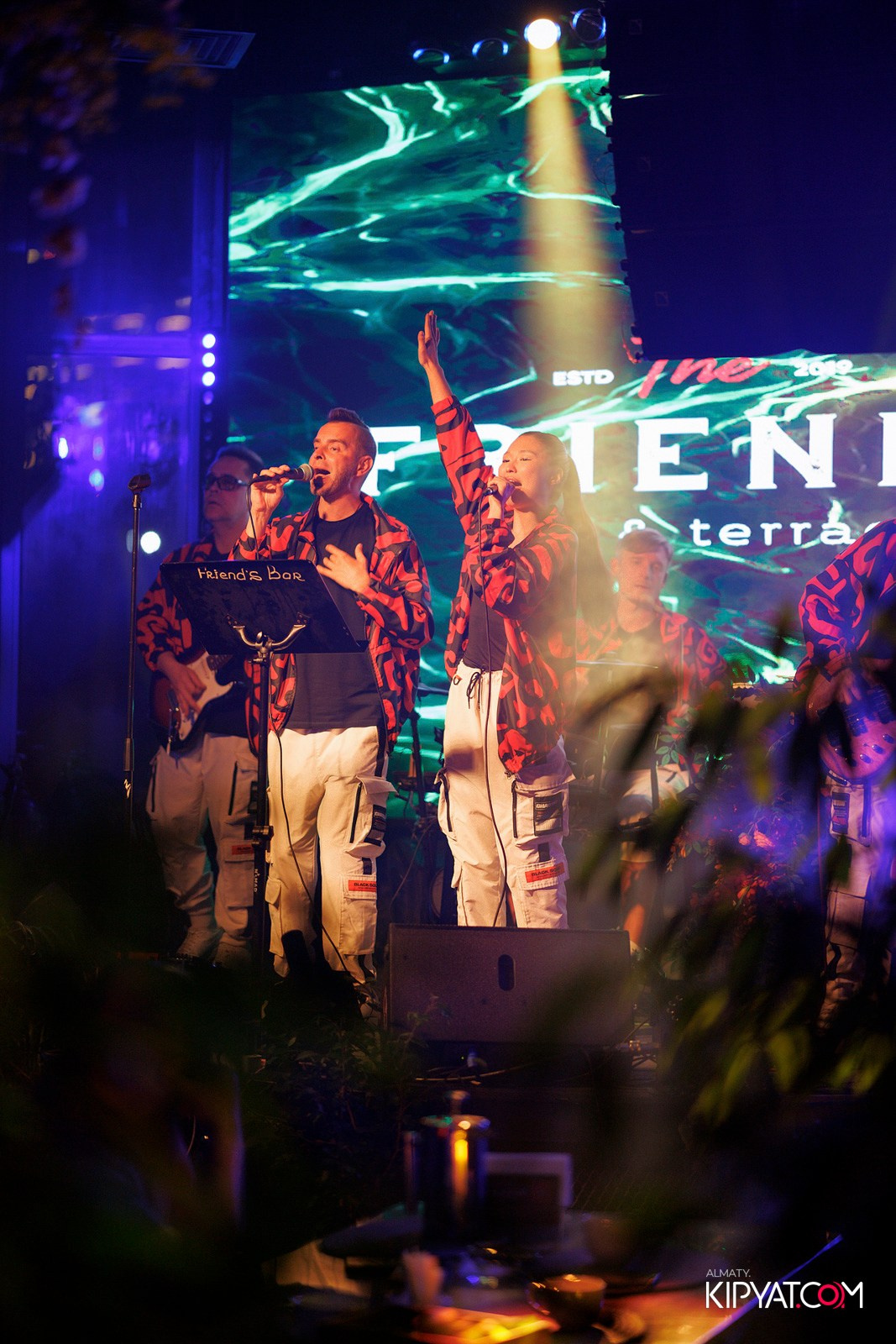 FRIENDS BAR & TERRACE. КИПЯТКОМ АЛМАТЫ! Фотосъемка мероприятий в Алматы